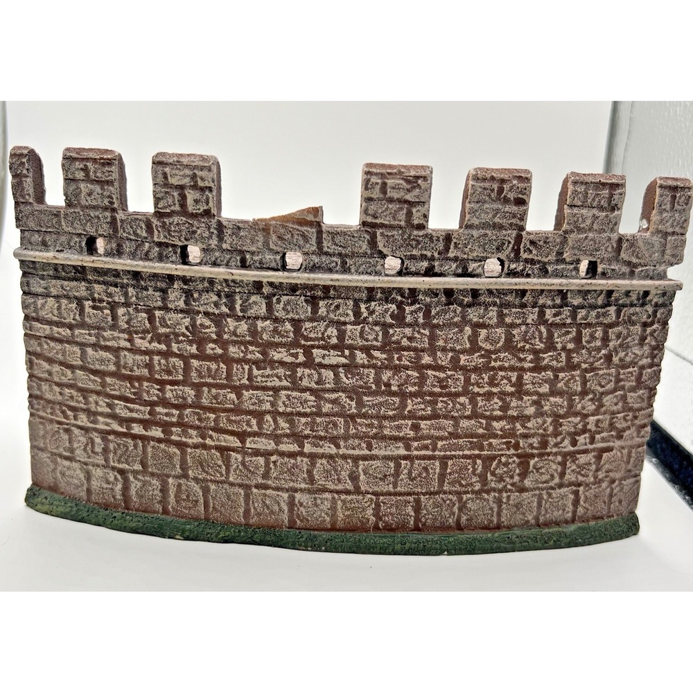 Miniature Building Authority Town Wall Series Outer Curved Wall Resin MBA